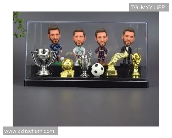 精美足球球星拼装摆件收藏系列展示，感受运动与艺术的完美结合